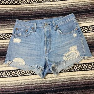Women’s Levi's 501 Button Fly 29 Cut-Off Distressed Denim Jean Shorts Light Wash